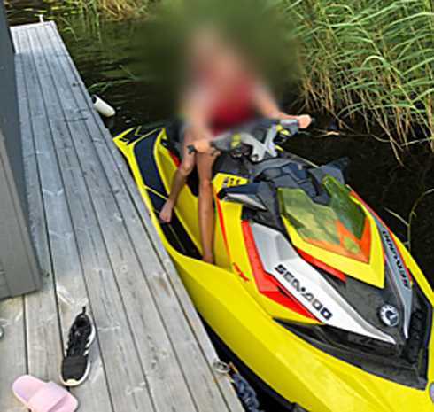Vattenskoter Sea Doo RXP-X 260 RS och tillhörande TIKI släp stulet i Askersund